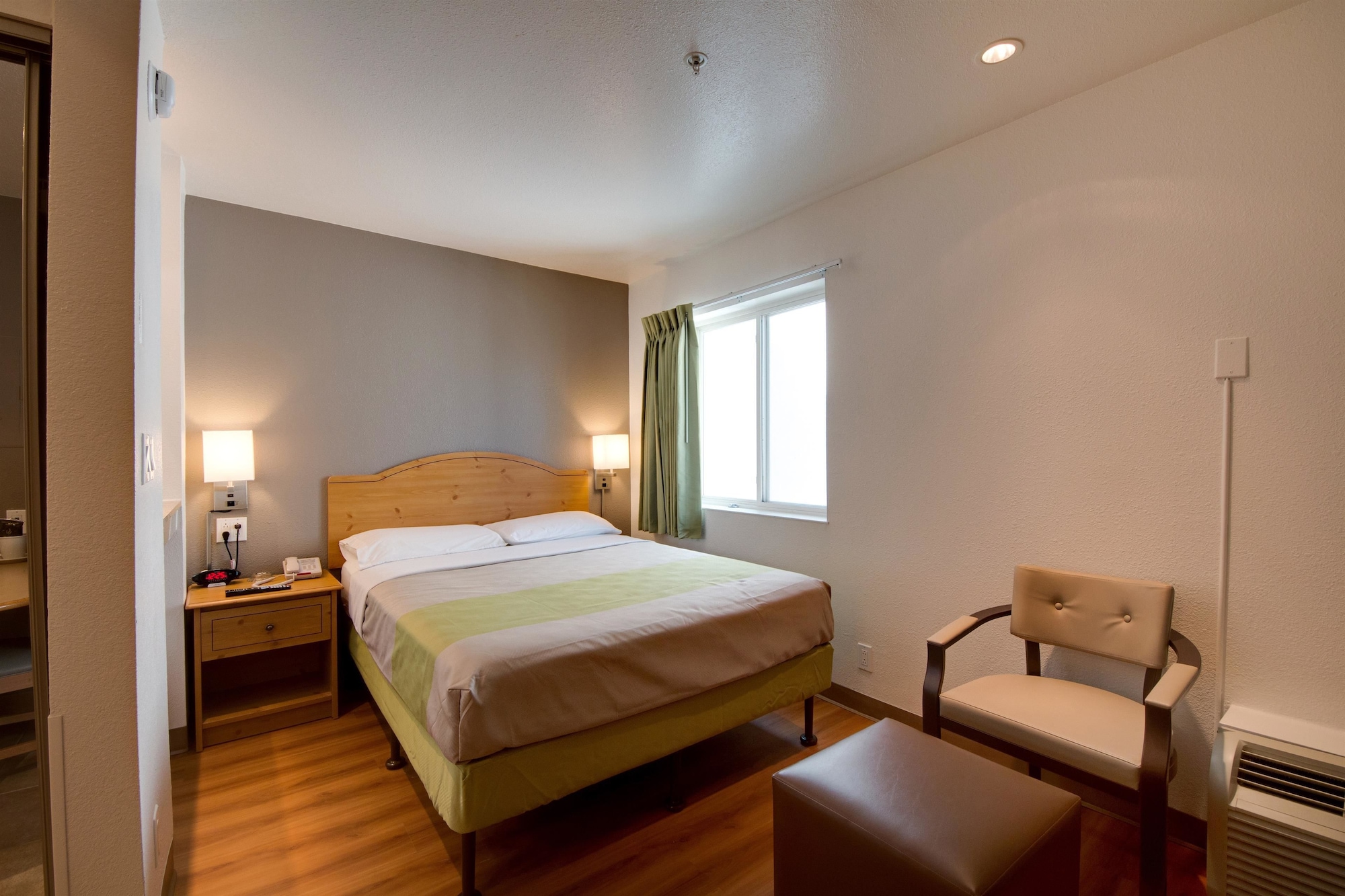 غرفة قياسية بسرير كوين، Motel6 Brownsville, TX 5/8