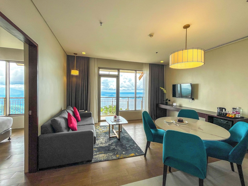 Summit Ridge Tagaytay 48/74