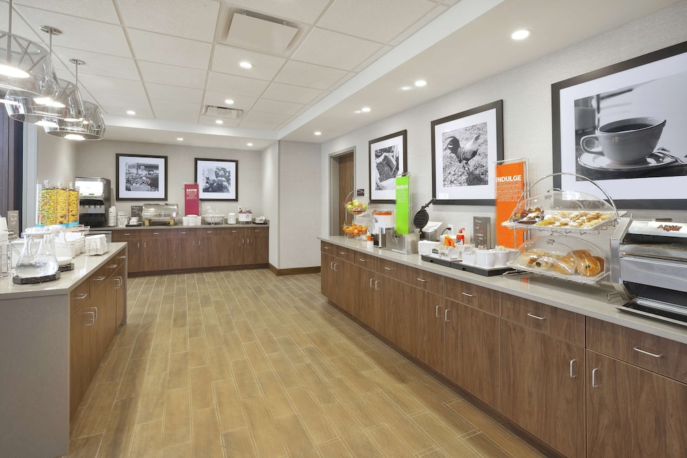 Hampton Inn & Suites Grandville Grand Rapids South 29/35