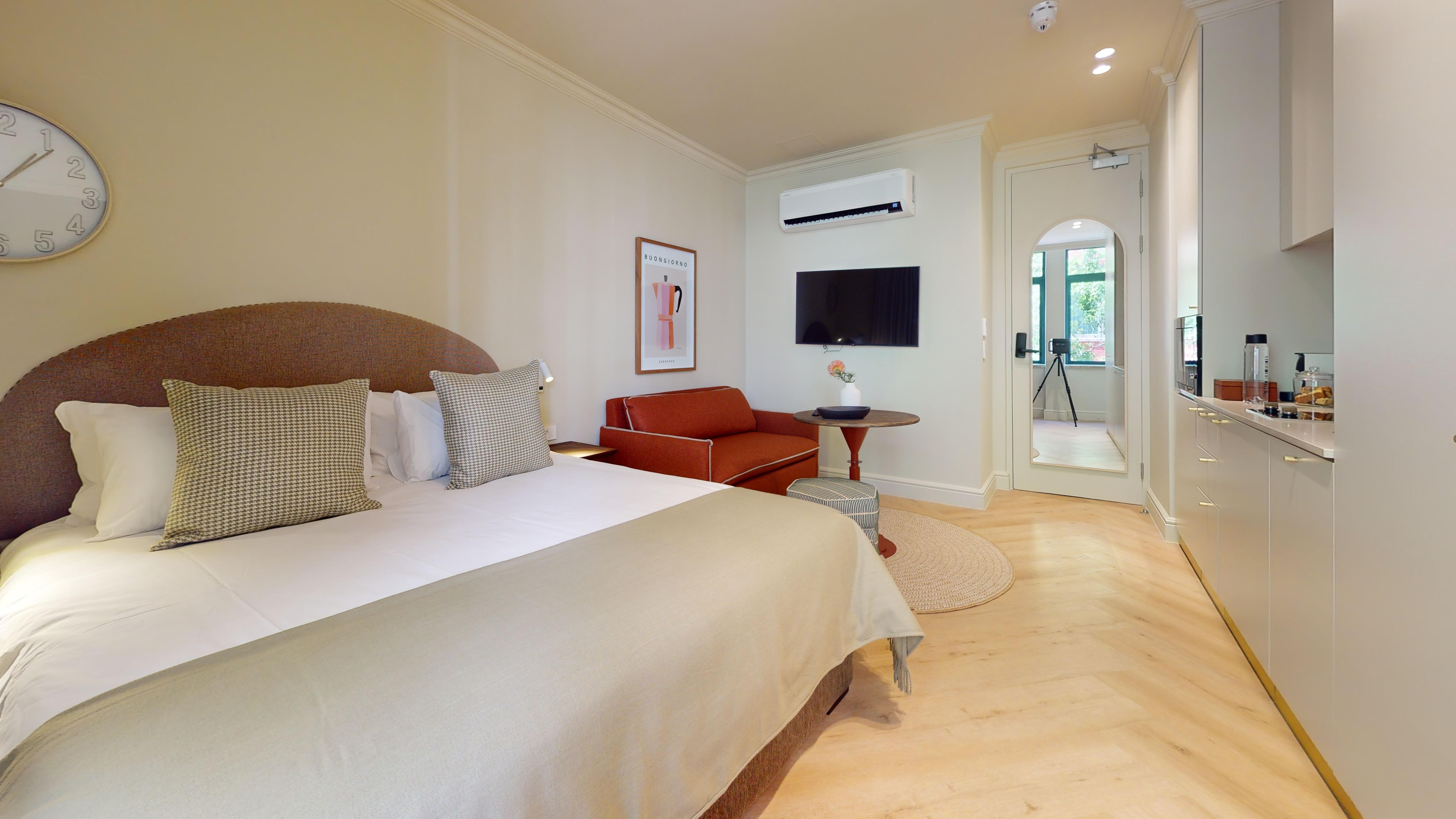 Charles Hope Boutique Hometel 23/69