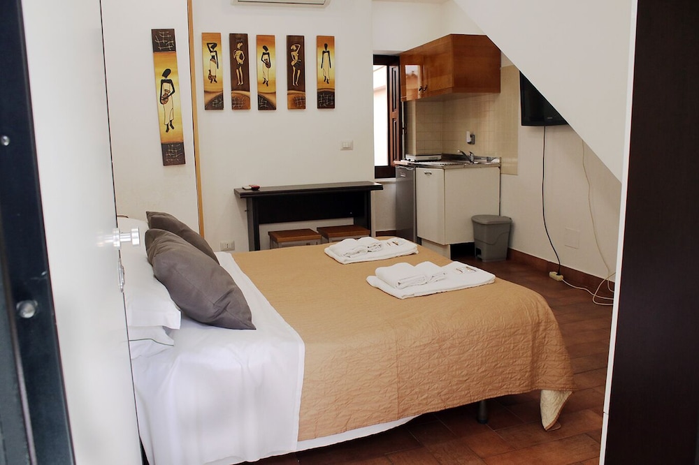 1 BEDROOM, ECONOMY, APARTMENT
