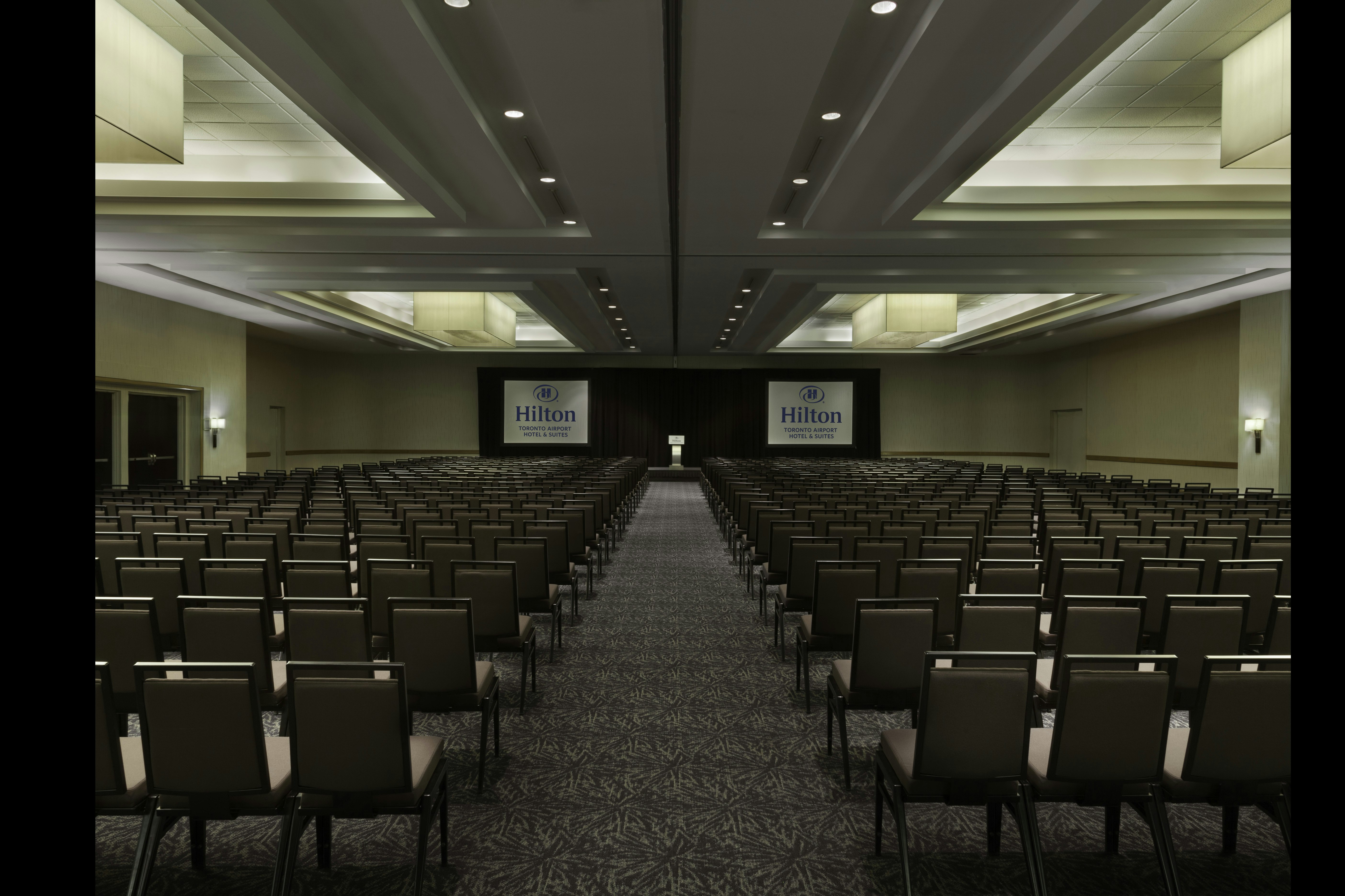 Hilton Toronto Airport Hotel & Suites 71/79