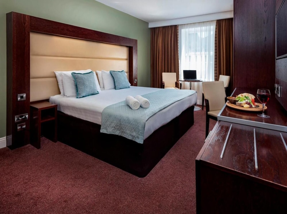 Treacys Hotel Enniscorthy 17/63