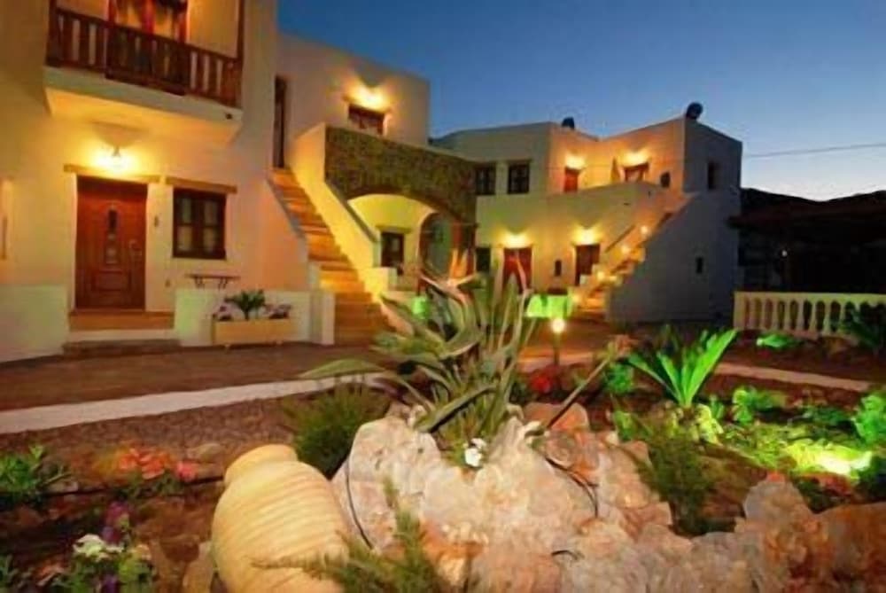 PANTELI BEACH STUDIOS APARTMENTS 13/50
