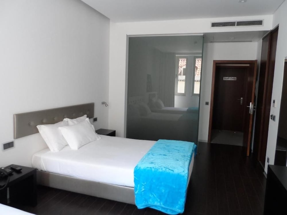 Lazza Hotel 6/45