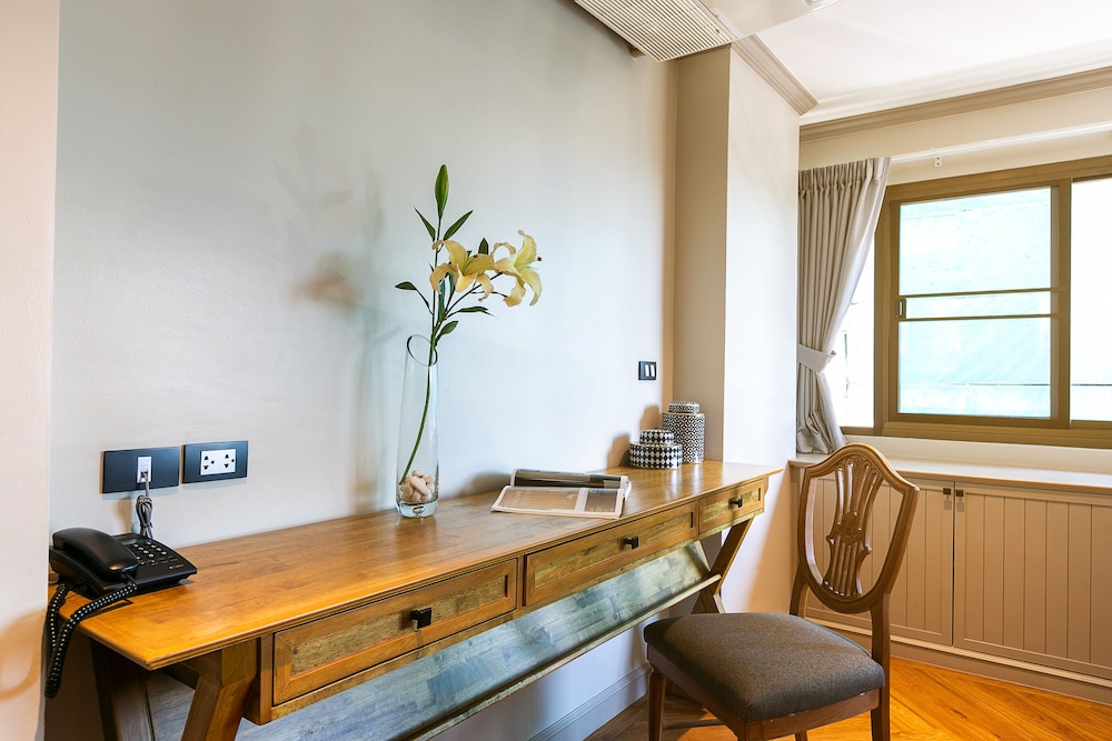 THEA Private Suites by TH District 56/64