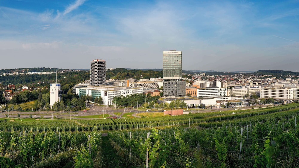 Radisson Blu Hotel at Porsche Design Tower Stuttgart 44/50