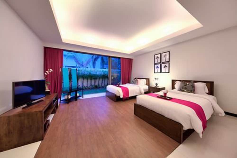 4 BEDROOMS, VILLA