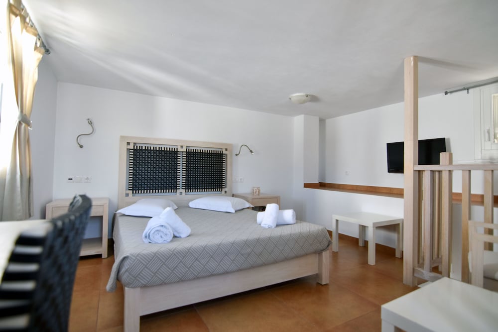Nefeli Hotel Skiros 37/65