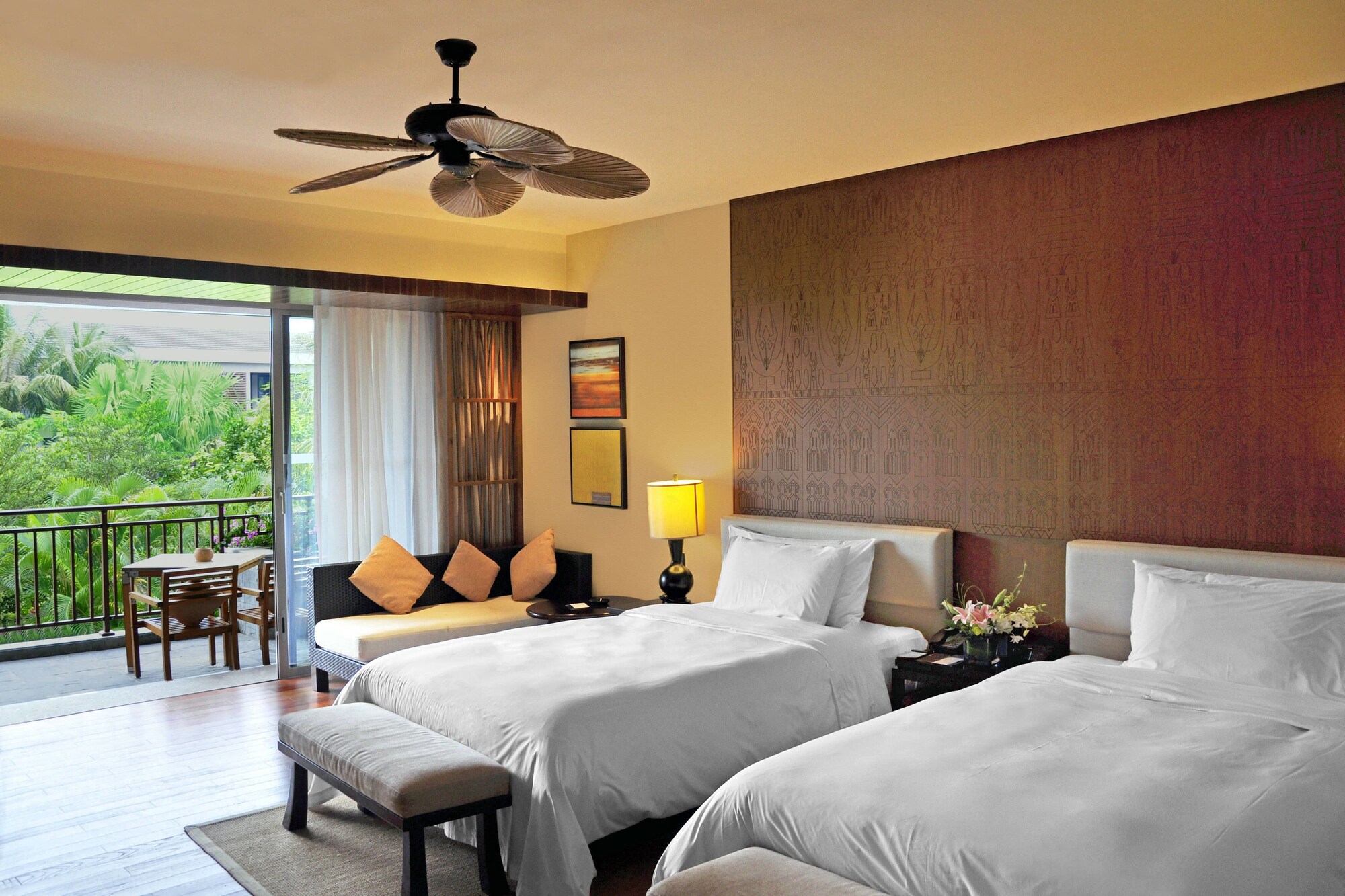 Room, 2 Double Beds, Garden View, Balcony
