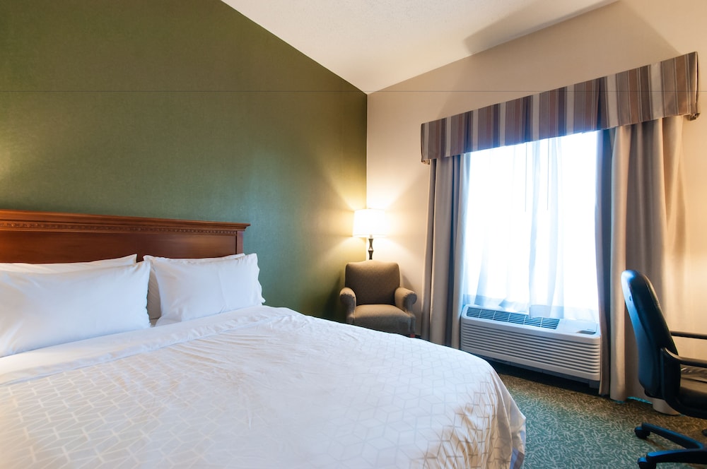 Holiday Inn Express & Suites Hagerstown 18/67