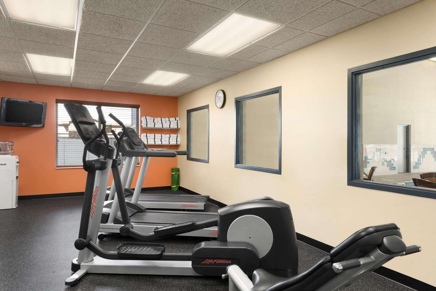Country Inn & Suites by Radisson, Duluth North near Airport 12/34