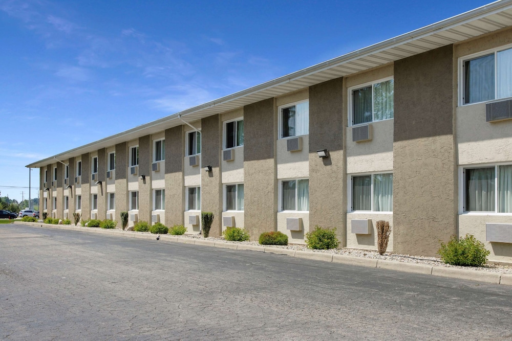 Rodeway Inn & Suites Grand Rapids Southeast 36/39