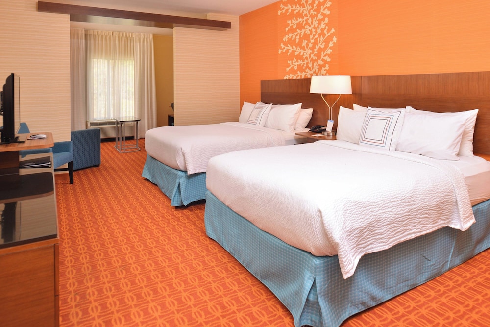 Fairfield Inn Suites Calhoun 6/47