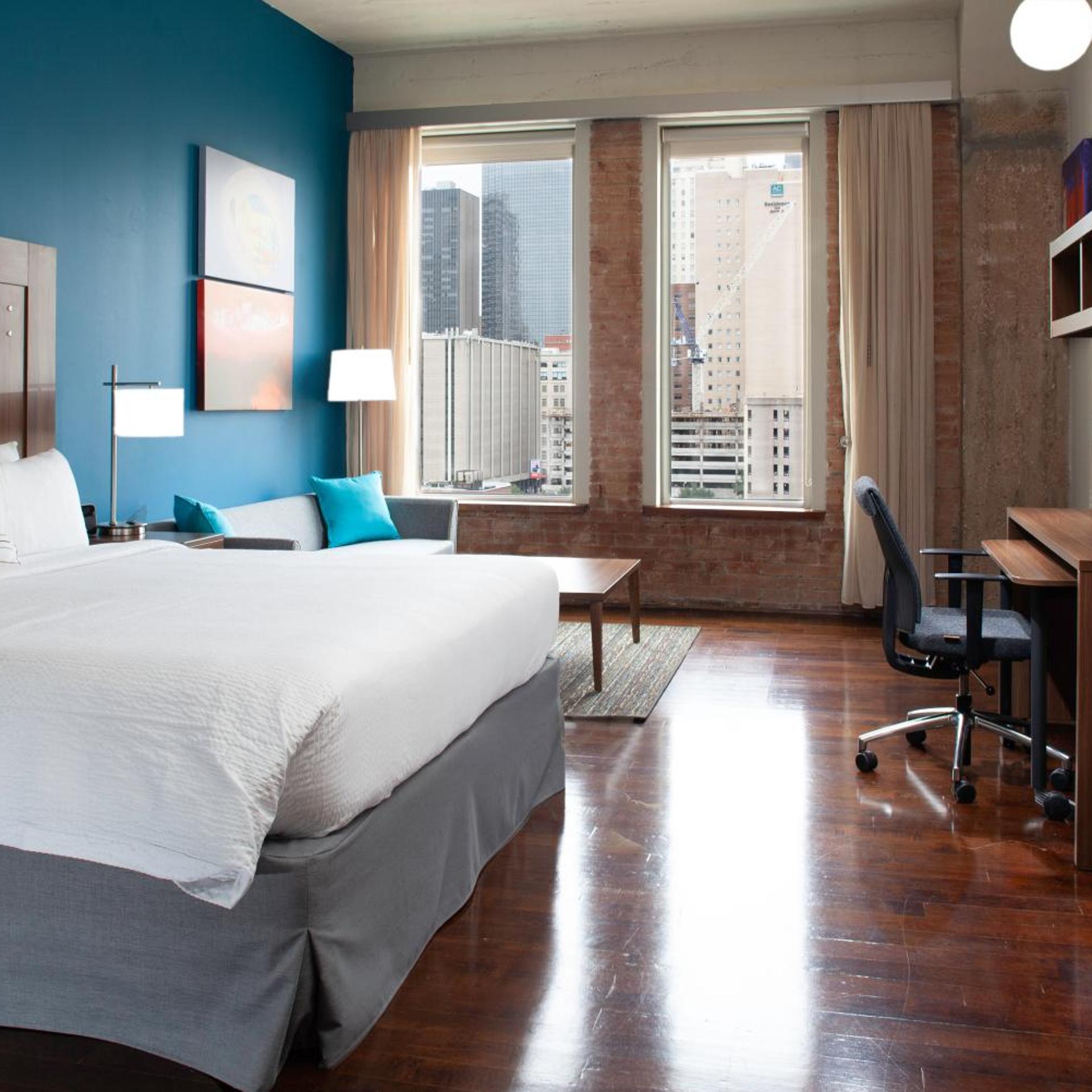1 Bedroom, Suite, King Bed, Sofa