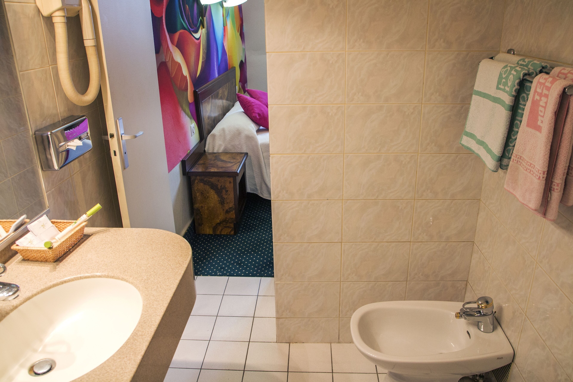 Club, Double Bed, Bathtub, HOTEL TERMINUS MONTPARNASSE 7/10