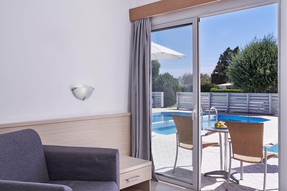 Blue Bay Beach Resort 51/61