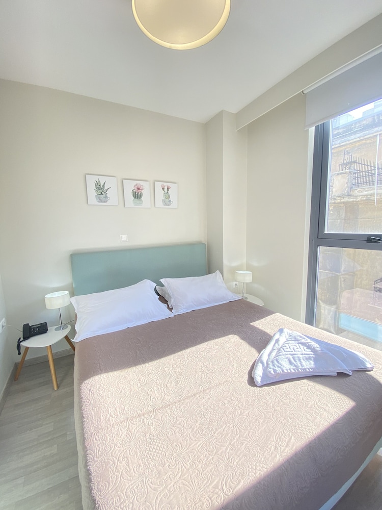 Tins Hotel City 16/50