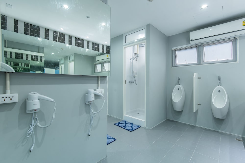 Siam Stadium Hostel 50/54
