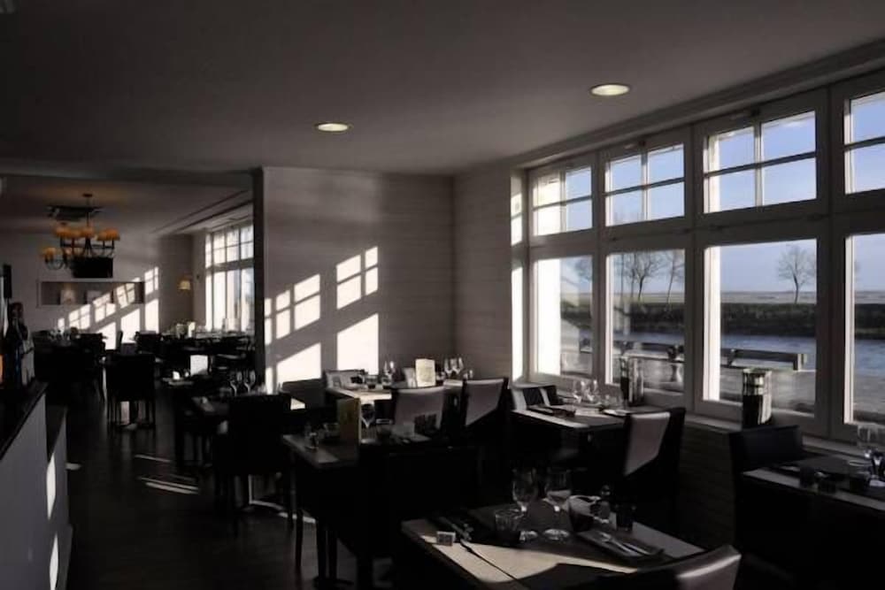 Hotel Du Port Et Des Bains 34/46