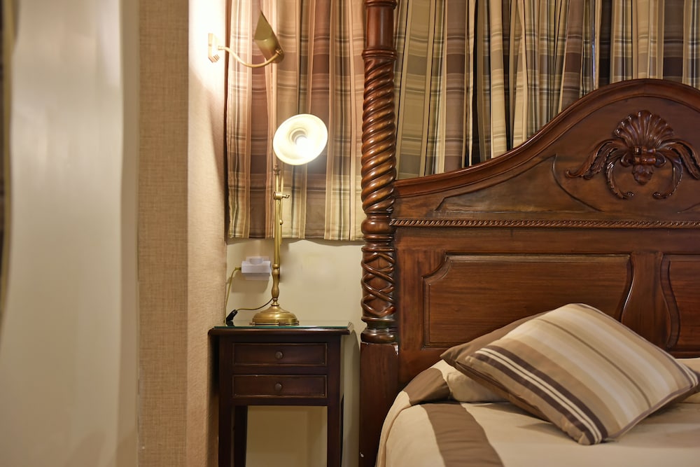 Angelica Boutique Hotel 63/74
