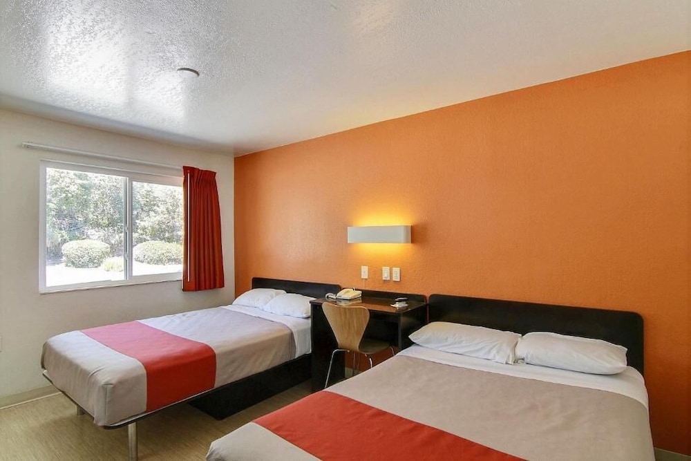 Motel6 Carpinteria CA Santa Barbara South 21/62