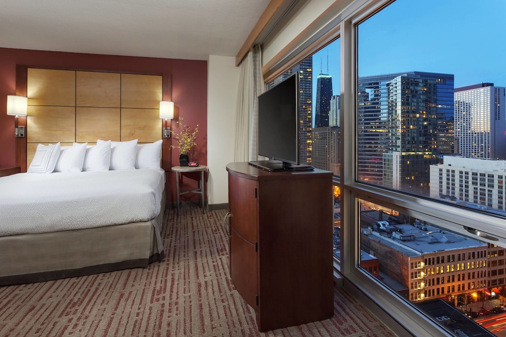 RESIDENCE INN BY MARRIOTT CHICAGO DOWNTOWN/RIVER NORTH 10/50