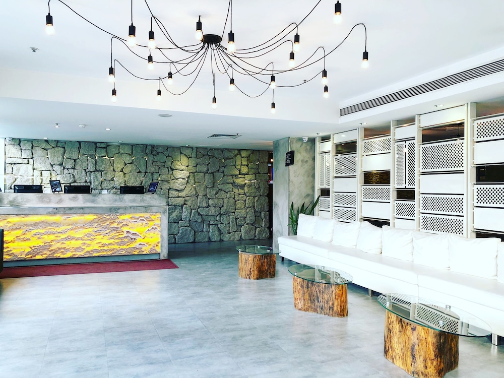 Bay Hotel Ho Chi Minh 8/66