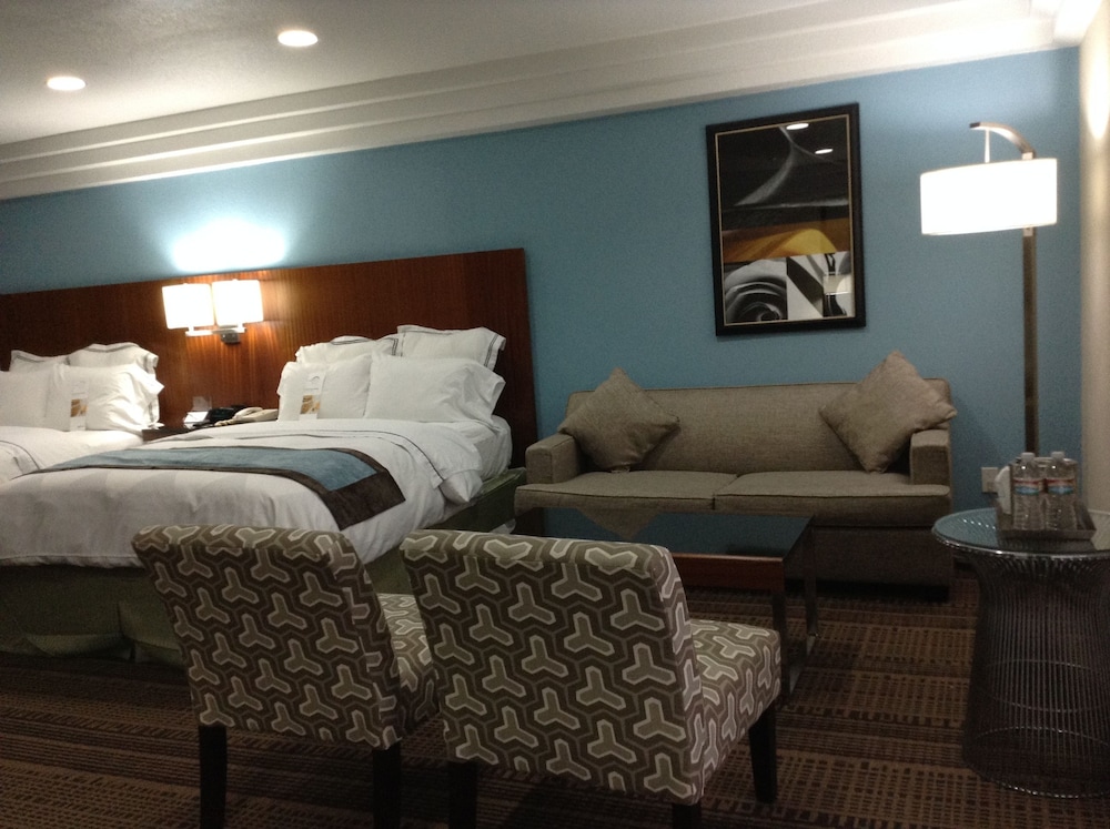 DoubleTree by Hilton Chatsworth 13/42