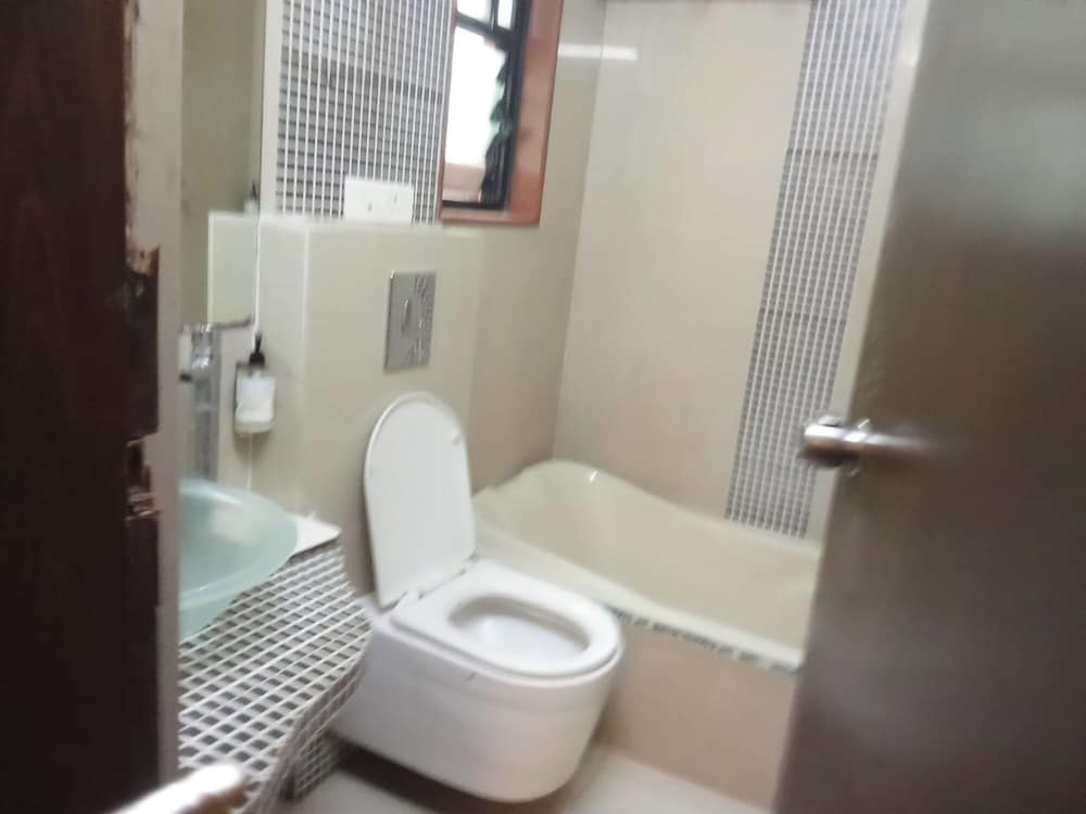 Hotel Crown Ahmedabad 43/43
