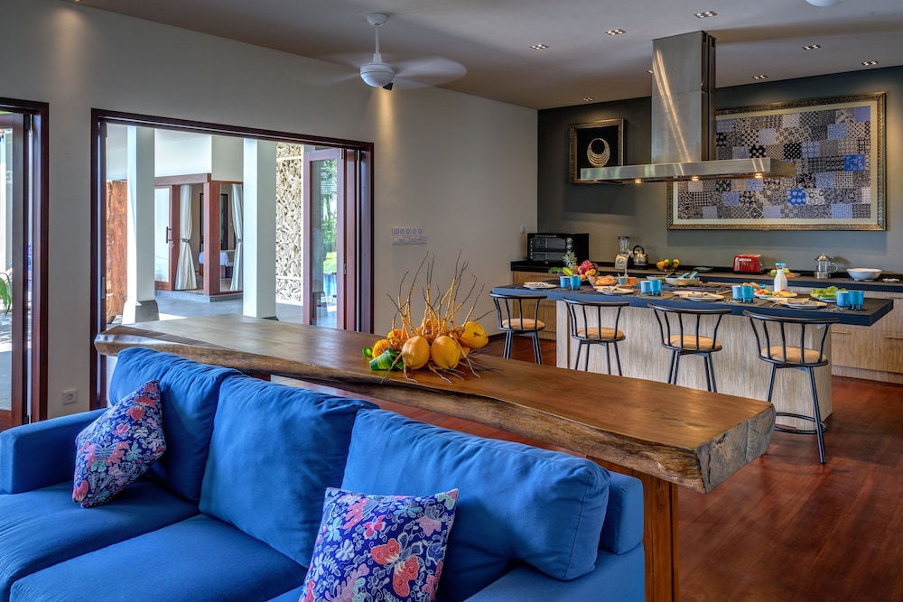 PRIVATE VILLAS OF BALI 30/50