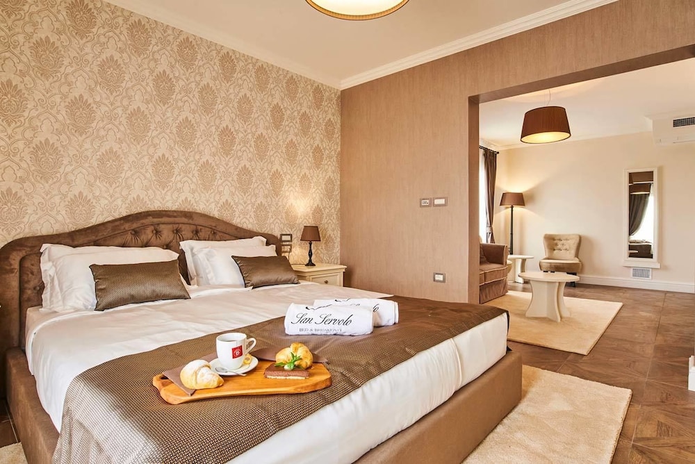 ROMANTIC, JUNIOR SUITE, VILLA