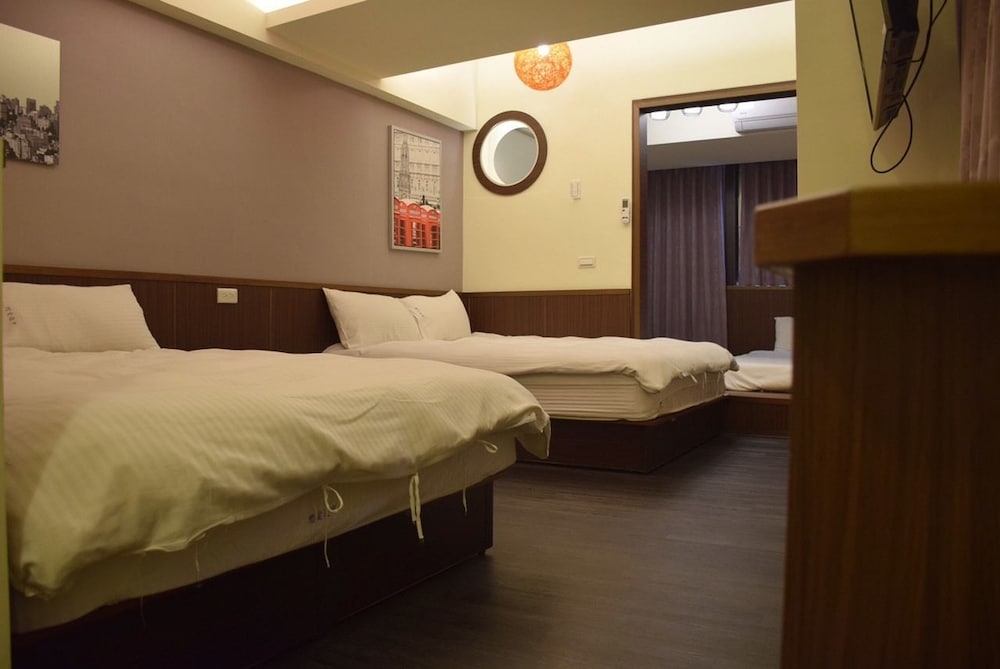 Love Fengjia Colorful Hotel 10/37