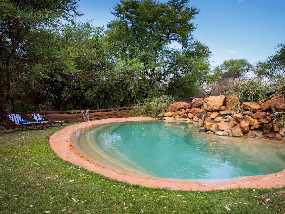 MADIKWE RIVER LODGE 36/42