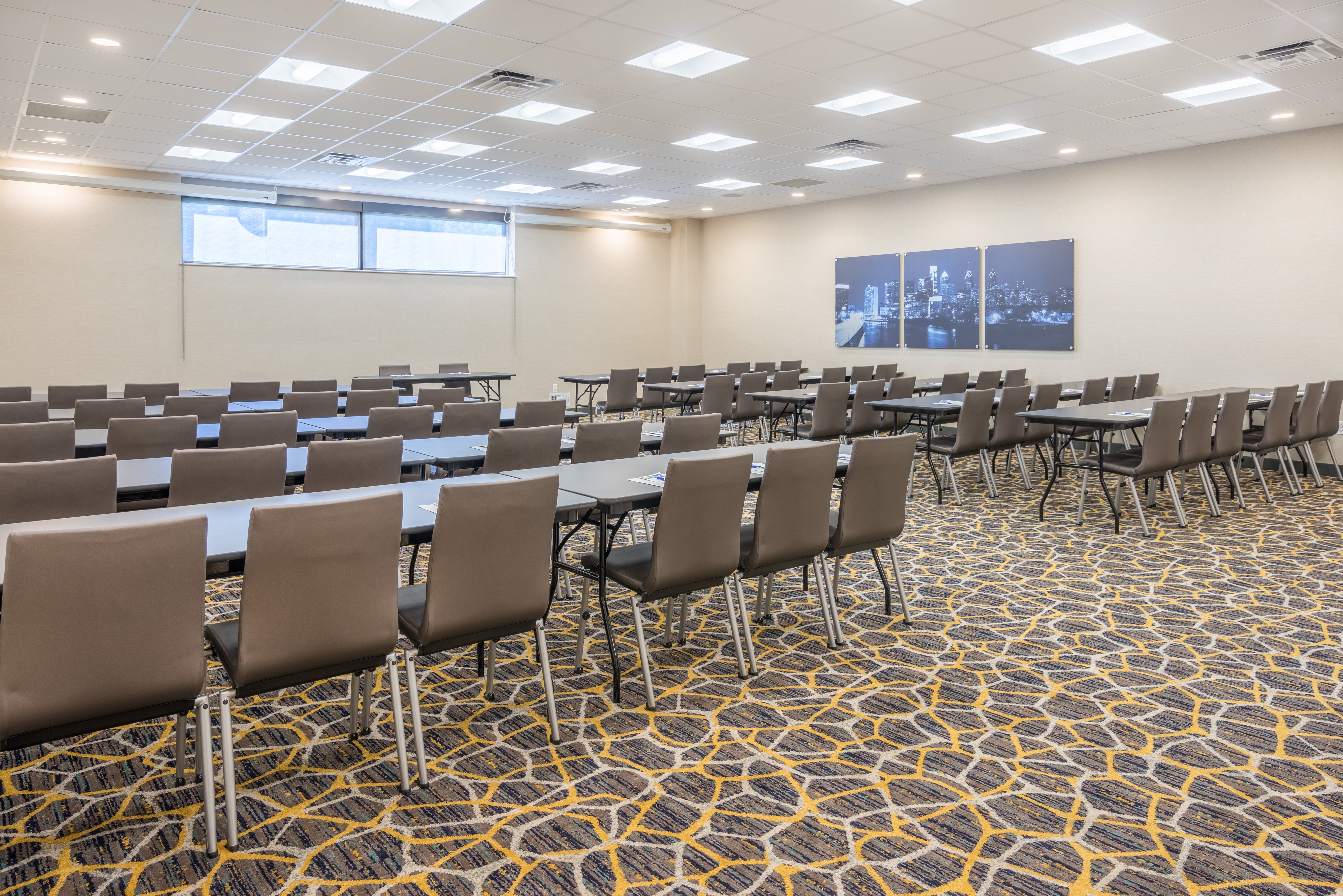 Holiday Inn Express Philadelphia-Midtown 59/77