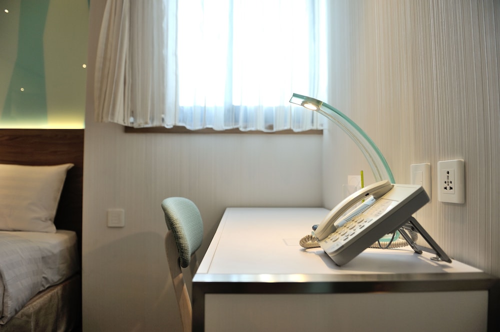 GREEN WORLD HOTEL ZHONGHUA 56/80