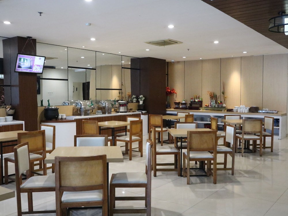 Best Hotel Kedungsari 26/42