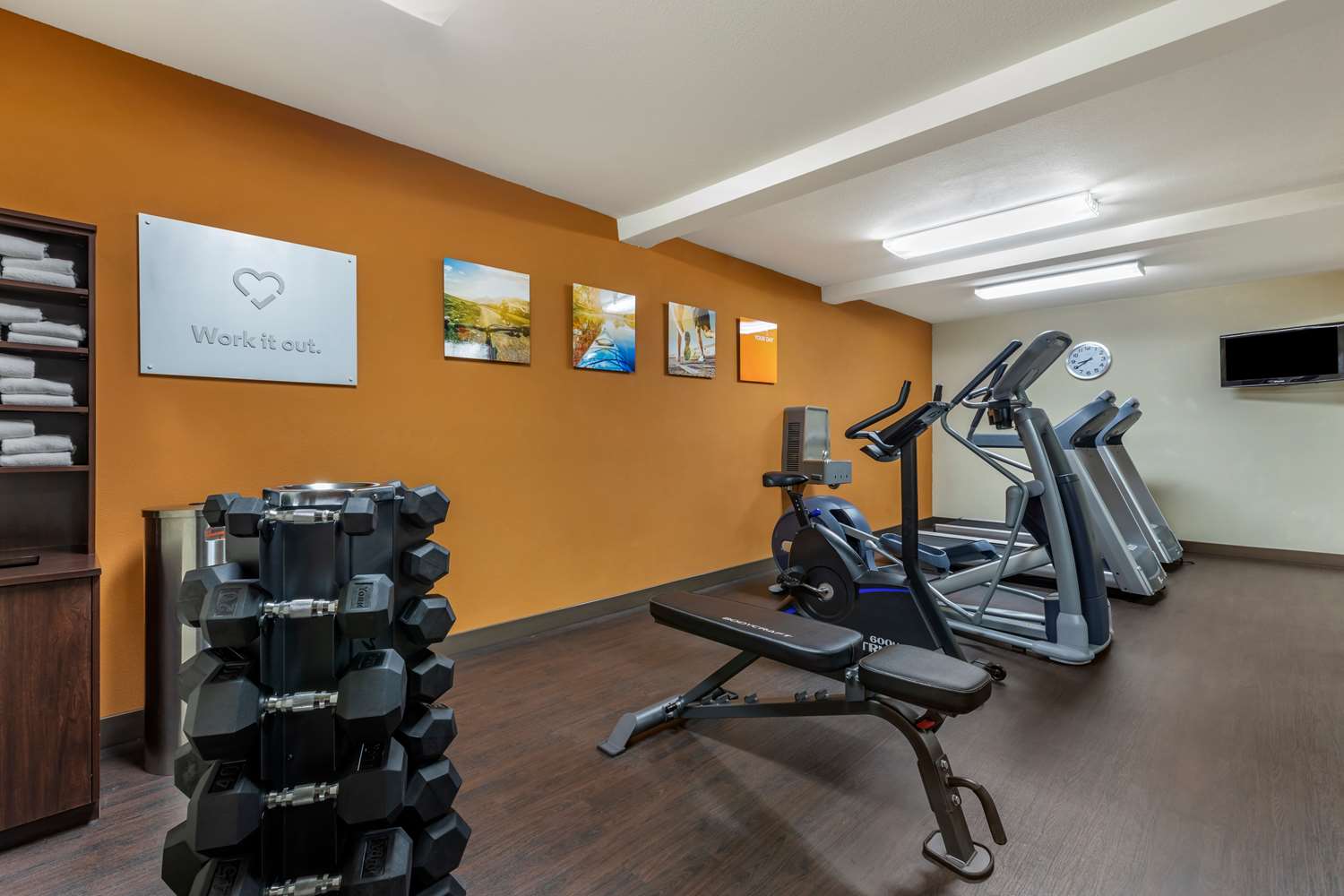 Comfort Suites Visalia - Convention Center 15/41