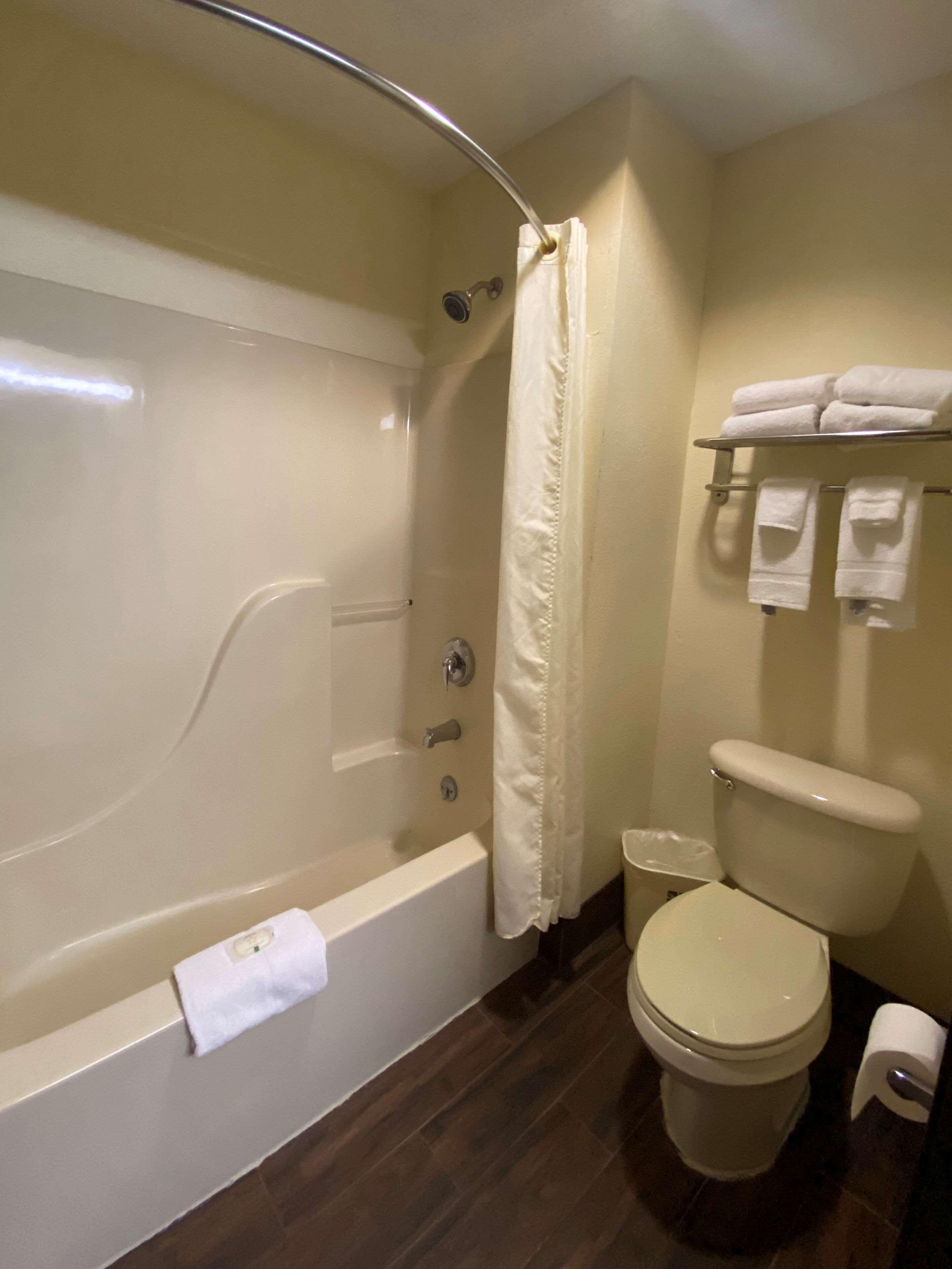 غرفة بسرير مزدوج، AmericInn by Wyndham Reedsburg 3/4