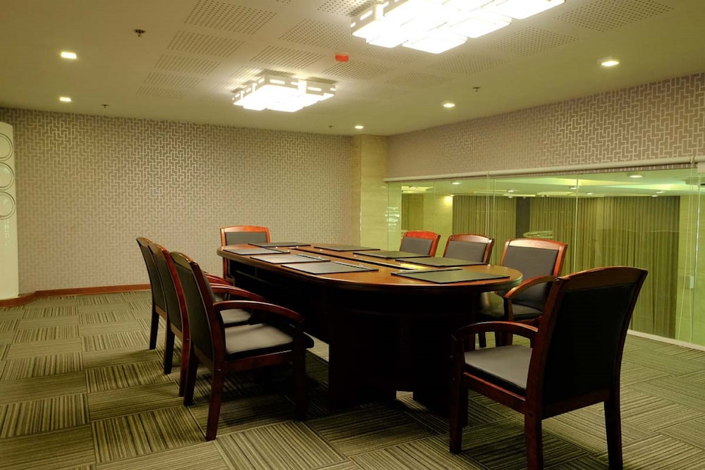 One Central Hotel 27/41