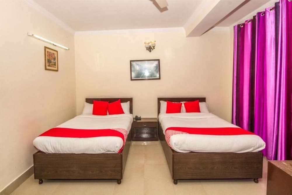 ANAND PALACE HOTEL 12/42