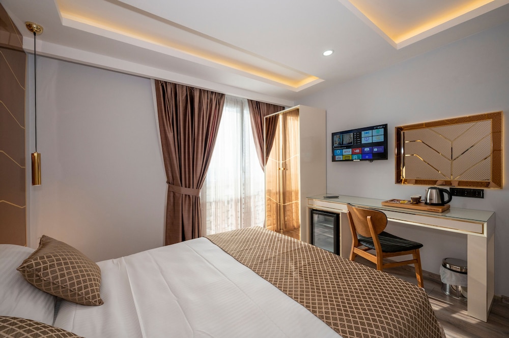 Luxury Airport Hotel 13/48