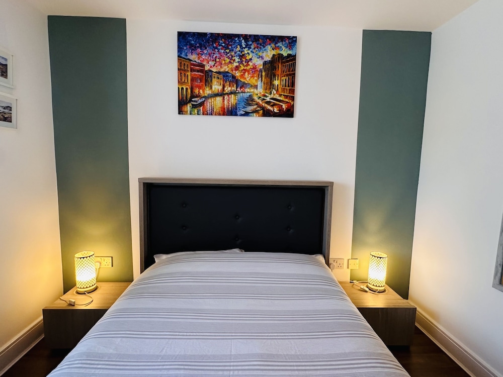 Grand Central Apartments 13/50