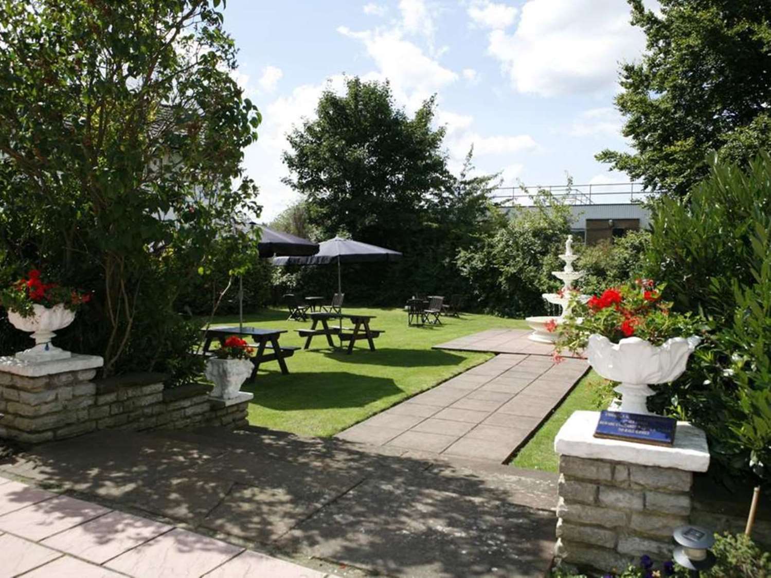 London Croydon Aerodrome Hotel by Sunday 28/29