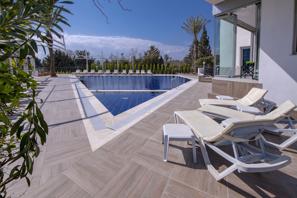 Tourist Hotel Antalya 40/63