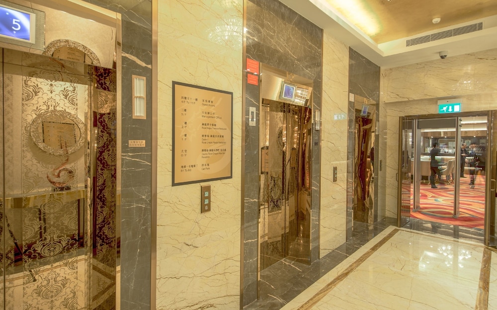 Royal Dragon Hotel 14/30
