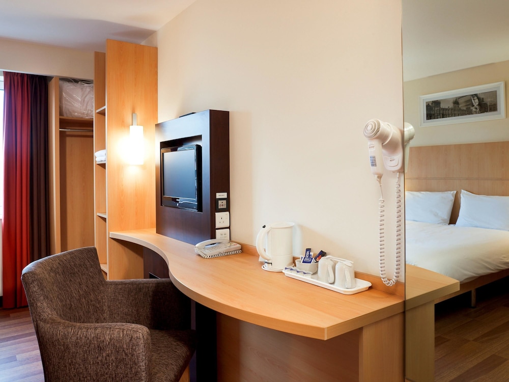 Ibis Belfast Queens Quarter 40/46