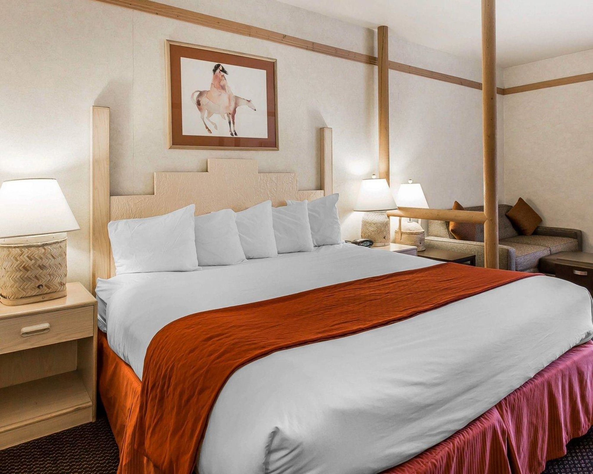 SUITE, KING BED