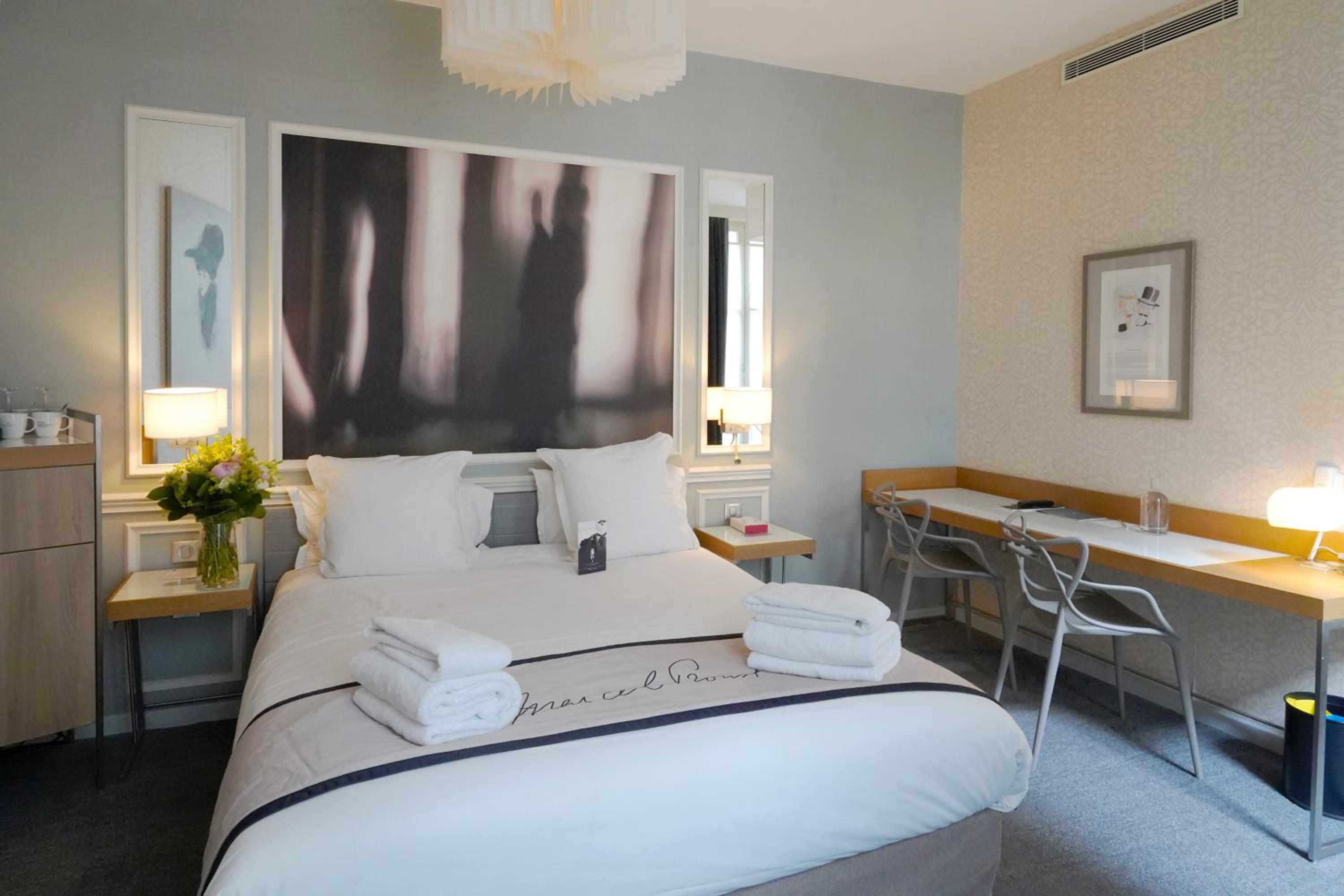 EXECUTIVE, DOUBLE BED