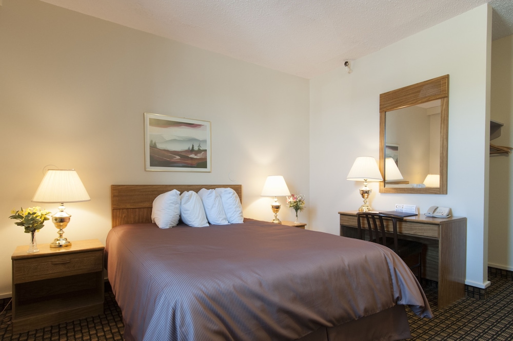 Travelodge by Wyndham Winnipeg Airport West 8/26